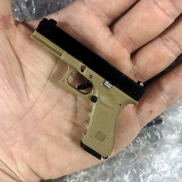1:3 Tactical Keychain|G17-Style Mini Model-Dark sandy